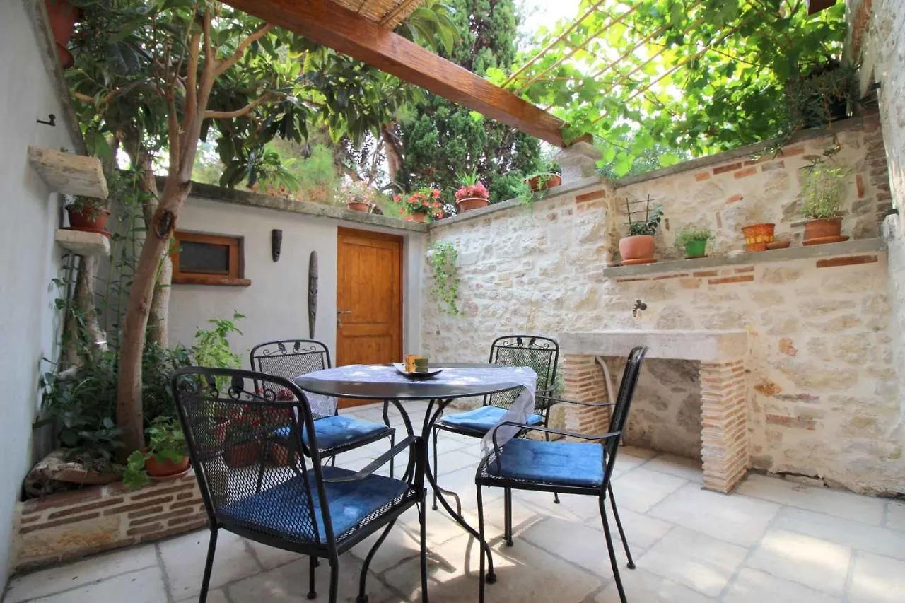 Apartment In Porec/Istrien 9914 クロアチア
